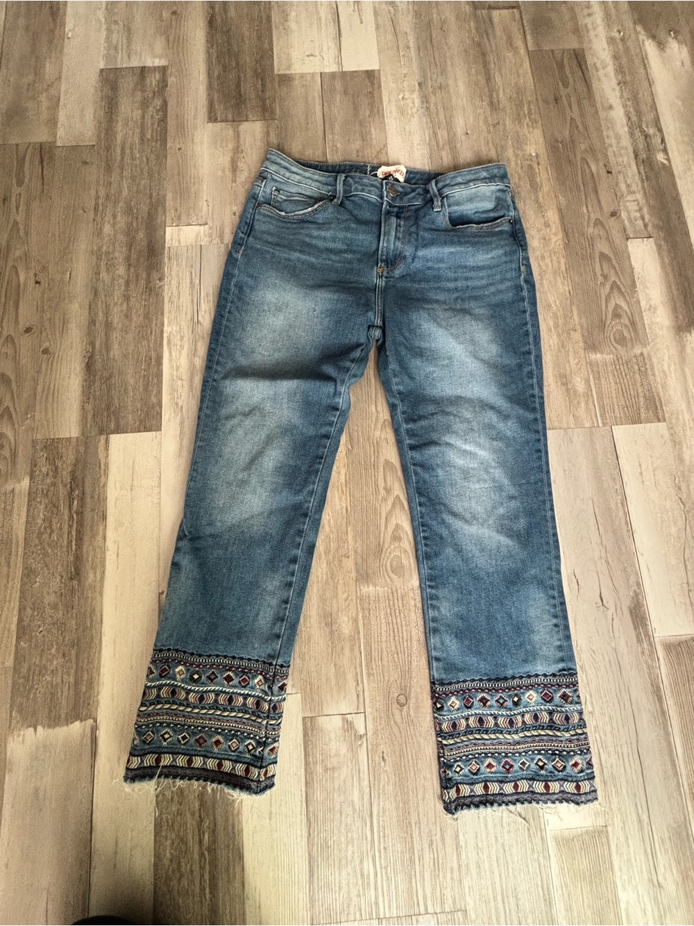 DRIFTWOOD Blue Cropped Jeans with Embroidered Ankles
